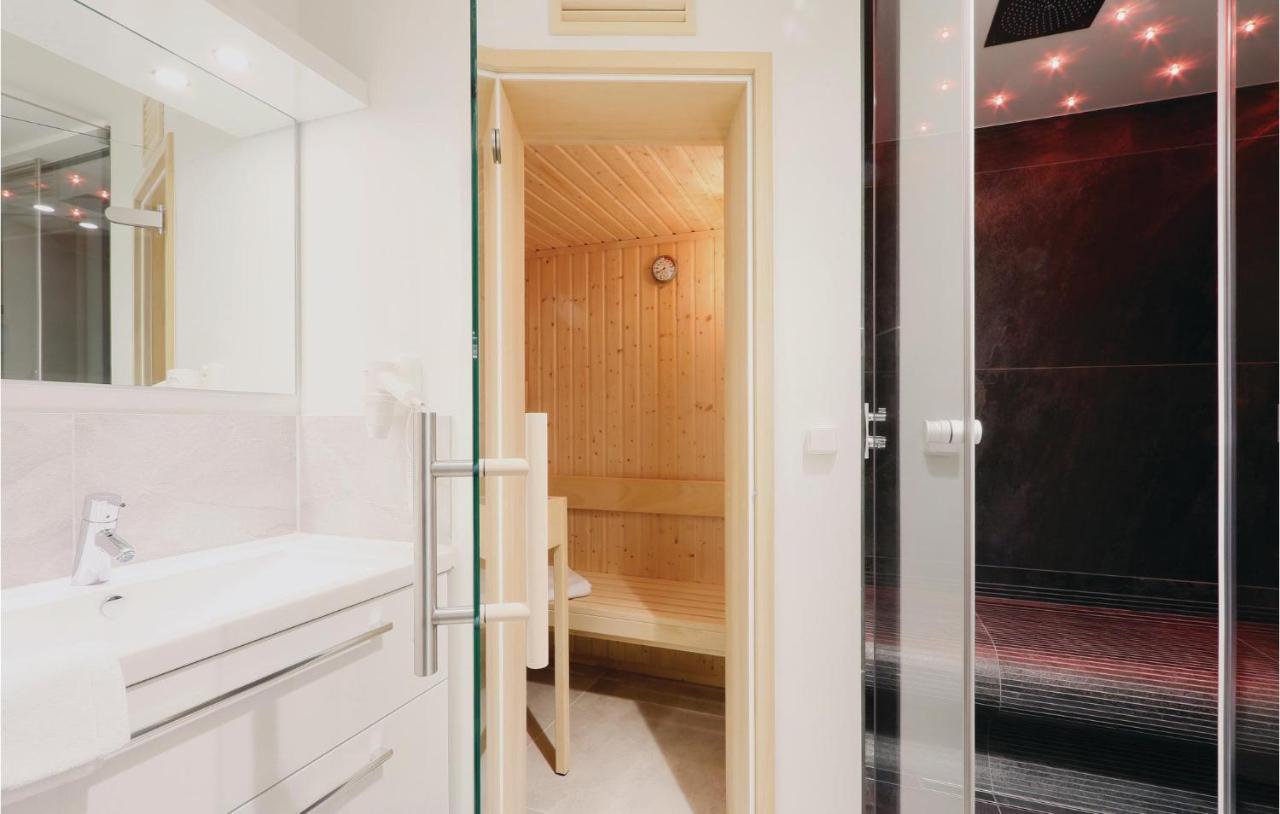 Lovely Apartment In Luebeck Travemuende With Sauna المظهر الخارجي الصورة